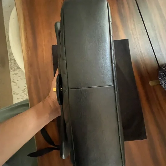 Authentic Chanel lambskin/calfskin large black chevon single flap shoulder bag - Picture 4 of 14